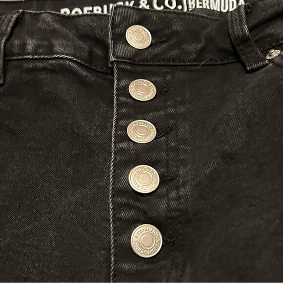 Sears Roebuck & Co. Women's Black Bermuda Shorts Size 12 - Picture 3 of 7